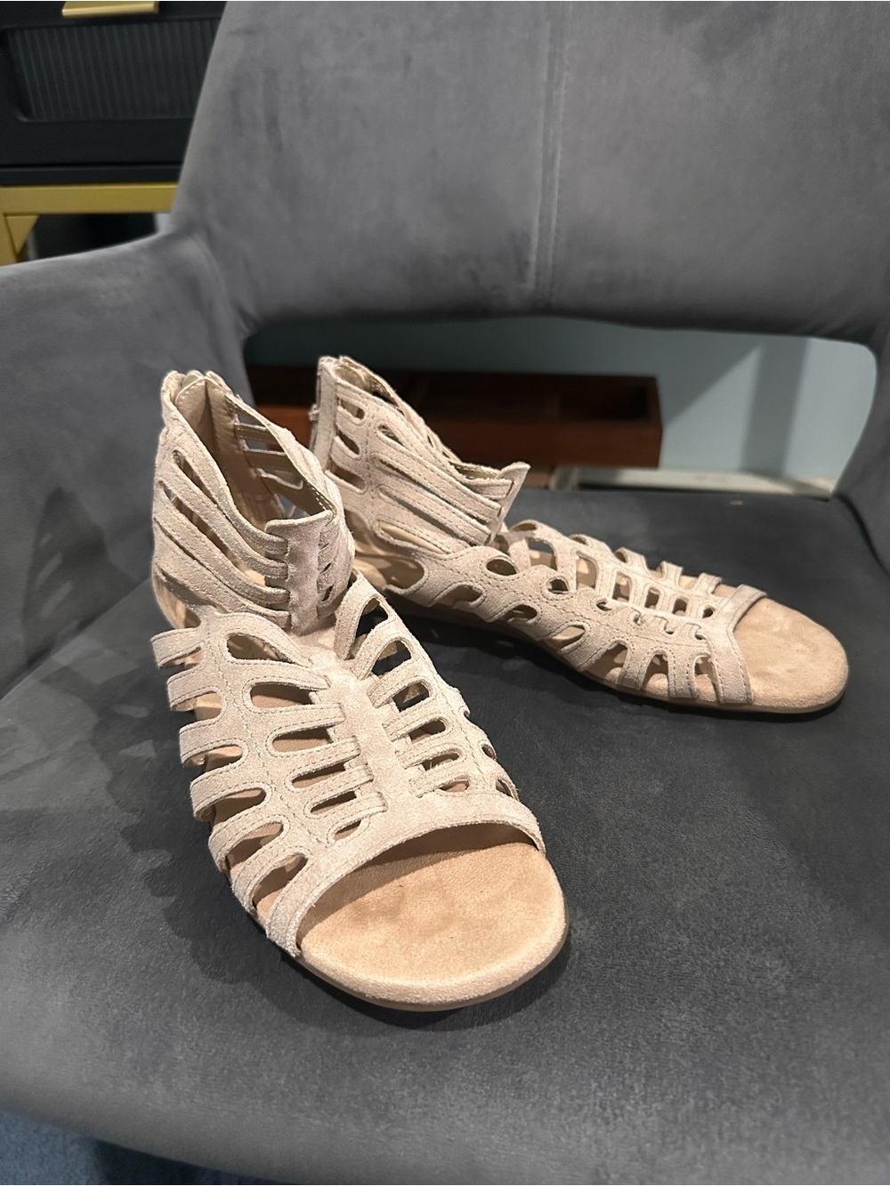 Aerosoles Clear Sky Taupe Suede Leather Gladiator Sandals Size 7